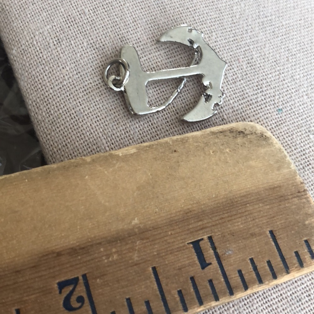 Anchor Pendant - Picture 3 of 3